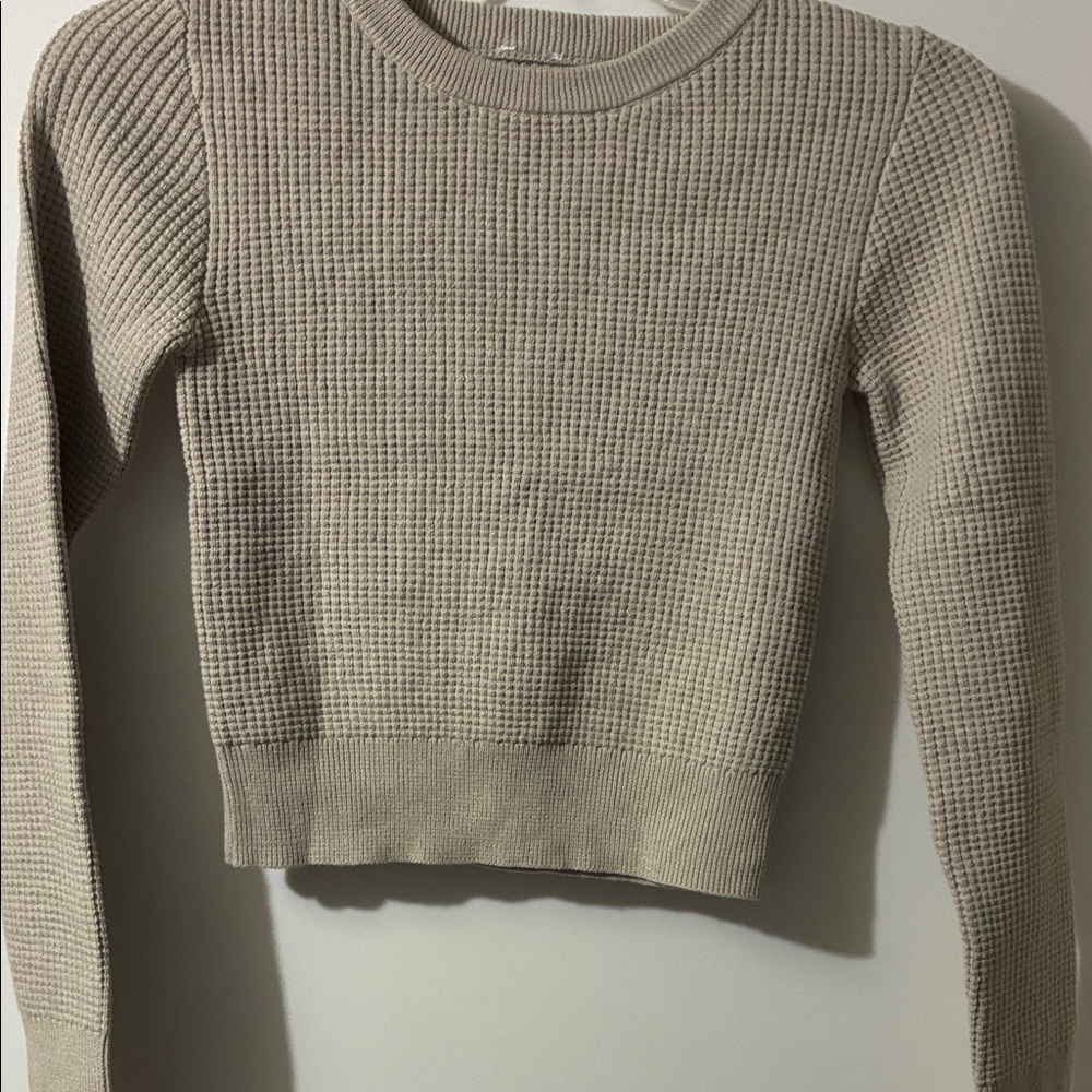 Garage-Women’s Beige Long Sleeve Knit Sweater Short/ Midriff Size XS no tag